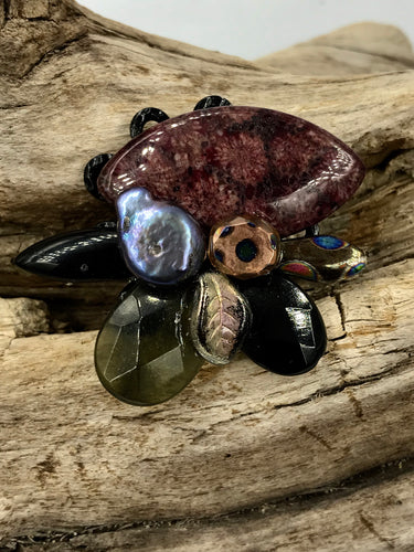 Brooch004