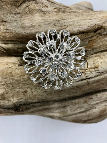 Brooch012